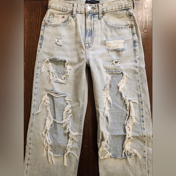 Aeropostale High-Rise Baggy Jean LIGHT Wash Size 4 NWOT - Picture 5 of 12